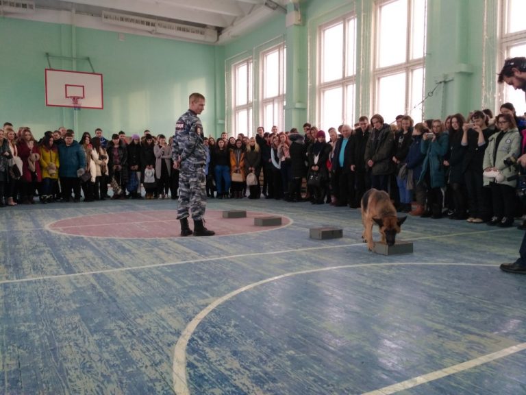 В Новоуральске высадился «Студенческий десант»