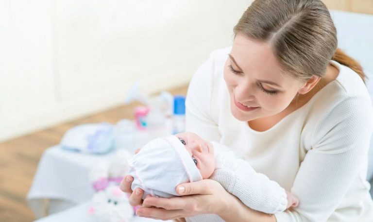 О ежемесячной выплате в связи с рождением (усыновлением) первого ребенка в 2019 году