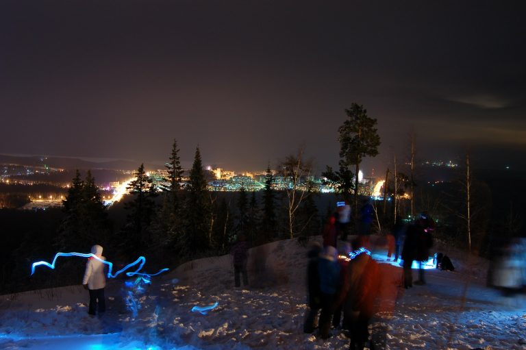 Около 200 жителей закрытого Новоуральска встречали Новый Год на горнолыжном спуске