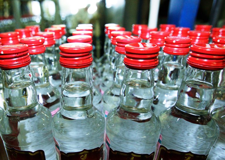 Жителям Свердловской области напоминают о смертельном риске употребления нелегальной спиртосодержащей продукции