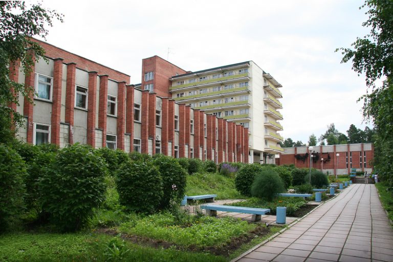 УЭХК профинансировал реабилитацию для переболевших Covid-19 работников бюджетной сферы Новоуральска