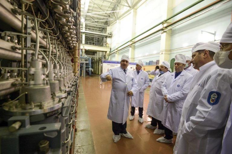 Депутаты Госдумы и сенаторы ознакомились с практикой обращения с ядерными материалами на УЭХК в Новоуральске