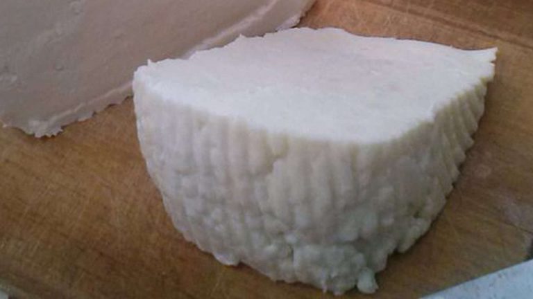 В Новоуральске наладили производство адыгейского сыра