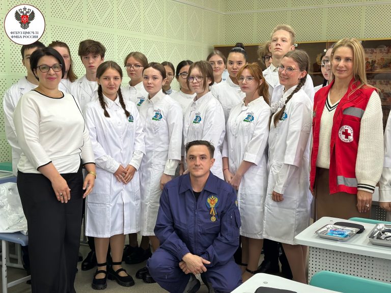 20 школьников Новоуральска приступили к обучению в медицинском классе школы № 54