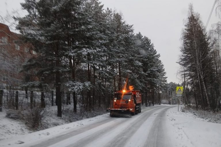 Дорожно-коммунальная служба перестроилась на зимний режим работы
