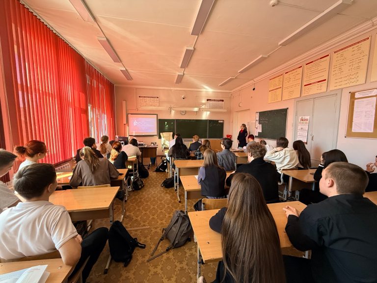 ‍♂Поступление в вузы МВД: профориентационные встречи в школах Новоуральска.