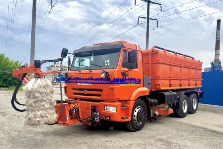 На дорогах работают поливомоечные машины