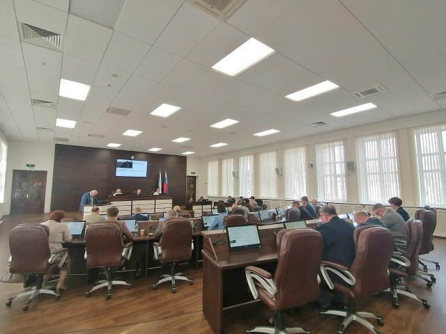 Отчёты, ремонт дорог и летний отдых детей