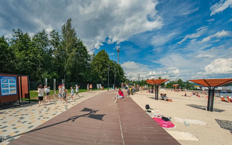 В Новоуральске официально открыли пляж «Родной берег»