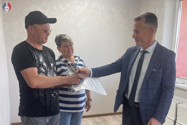 Жителям Первомайской, 68 вручили ключи от новых квартир!