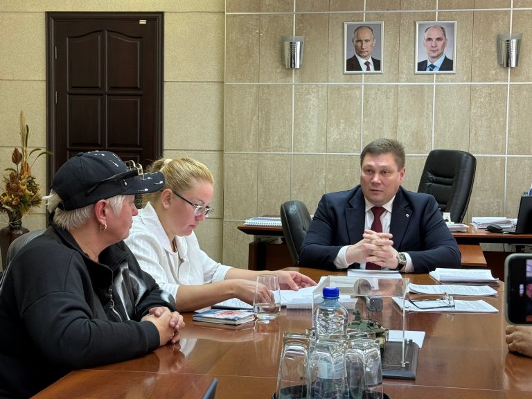 Встреча с инициативной группой жителей дома 68 на улице Первомайской.